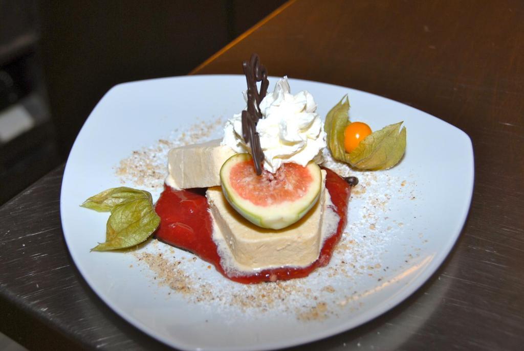 Hotel Velden Bacherlwirt Velden am Woerthersee Ngoại thất bức ảnh